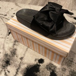 Bow Slide Sandal